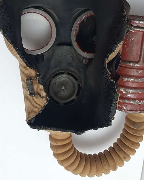 ** WW2 : 1941 South African No.4 MK III Respirator w/ Filter (Canadian Supplied) [Size : Large].**