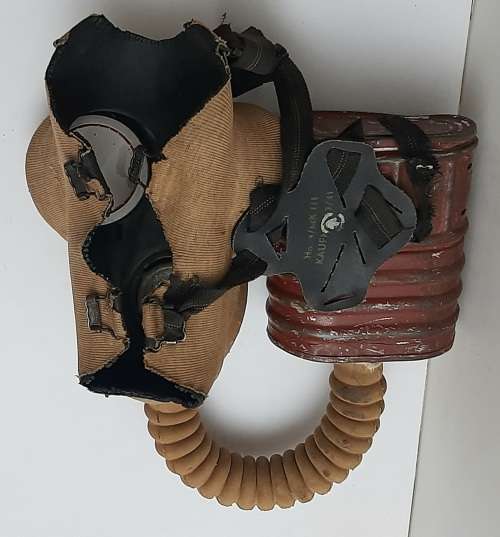** WW2 : 1941 South African No.4 MK III Respirator w/ Filter (Canadian Supplied) [Size : Large].**