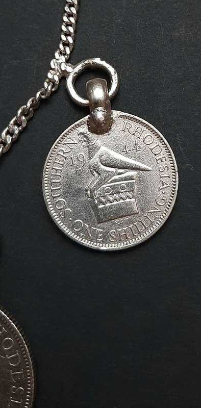 ** STUNNING:  1940s Southern Rhodesia .925 Silver Coin Rivière Ladies` Necklace (66.20 g).**