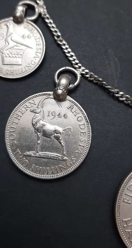 ** STUNNING:  1940s Southern Rhodesia .925 Silver Coin Rivière Ladies` Necklace (66.20 g).**