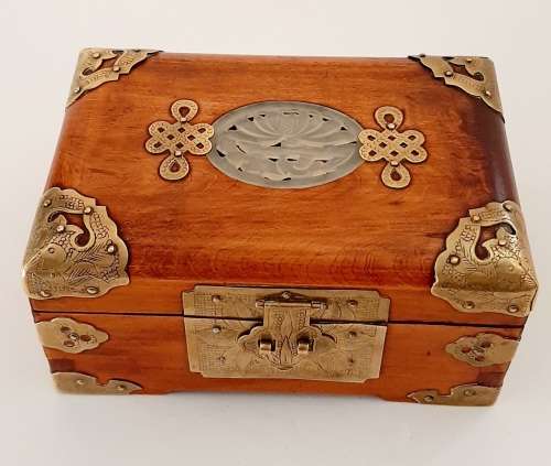 ** Early 20th Century Chinese Rose Wood Jewellery Box w/ White Jade Medallion Inlay (18cm x 12cm).**