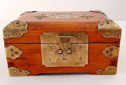 ** Early 20th Century Chinese Rose Wood Jewellery Box w/ White Jade Medallion Inlay (18cm x 12cm).**