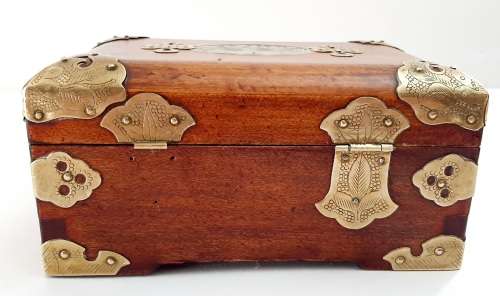 ** Early 20th Century Chinese Rose Wood Jewellery Box w/ White Jade Medallion Inlay (18cm x 12cm).**