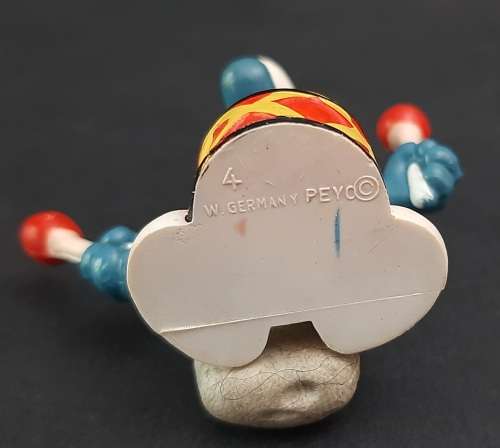 ** 1969 ` Drummer Smurf `  Figurine Red Sticks Type  by Peyo # 19 (Schleich, W. Germany).**