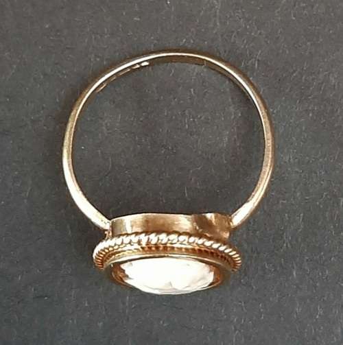 ** STUNNING: 1850s Victorian 9ct Gold Cameo Ladies` Ring (1,58g).**