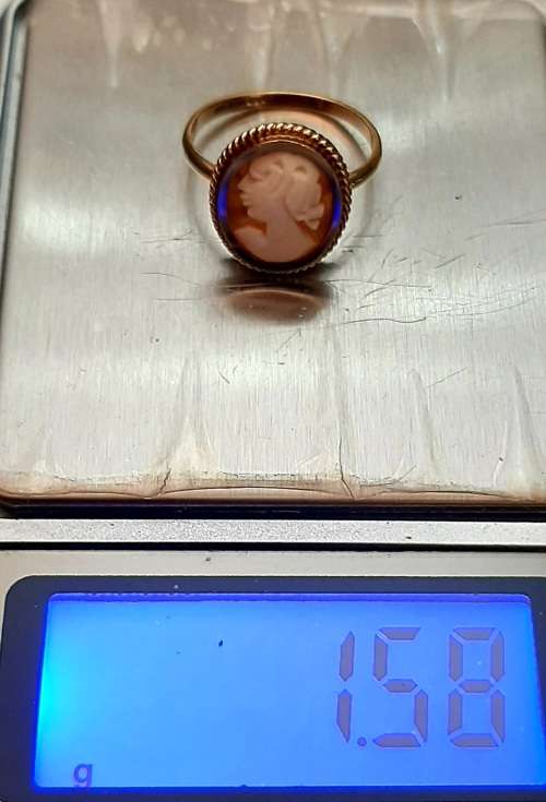 ** STUNNING: 1850s Victorian 9ct Gold Cameo Ladies` Ring (1,58g).**