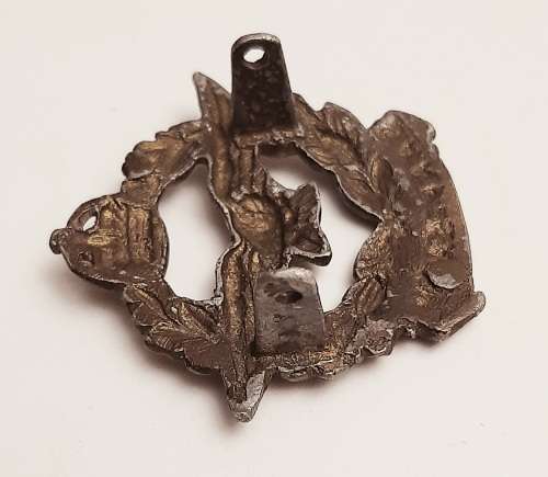 ** ORIGINAL: WW2 South African Air Force Pewter Cap Badge (Lugs Intact).**