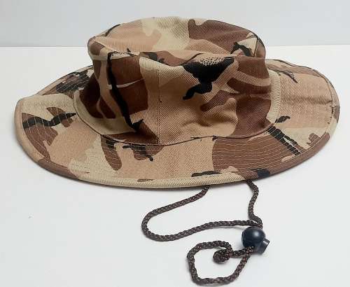 ** South African 1990s Commercial Desert/Arid Pattern Camouflage Boonie Hat (56 / 57).**