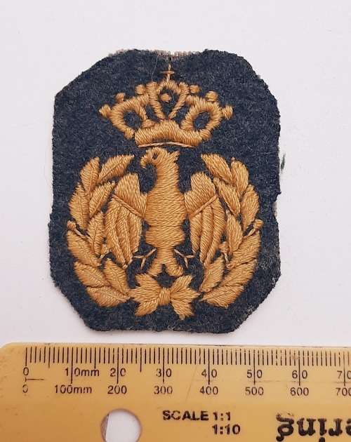 ** RARE : WW2 Italian Air Force Officer`s Embroidered Cap Badge .**