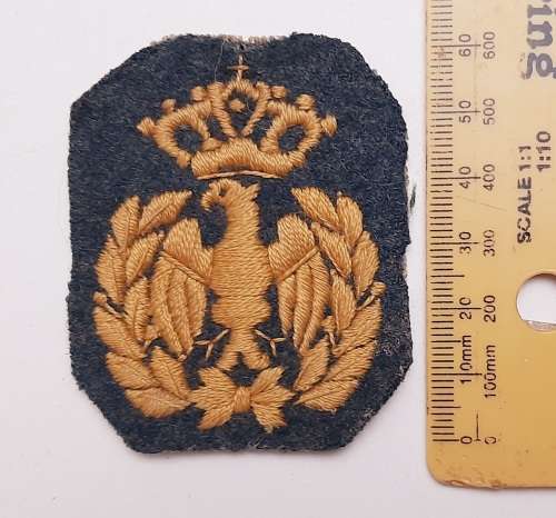 ** RARE : WW2 Italian Air Force Officer`s Embroidered Cap Badge .**