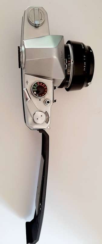 ** 1960s Nikkorex NIKKOR-S Auto 1:2  5cm Camera w/ Exposure Meter (UNTESTED) .**