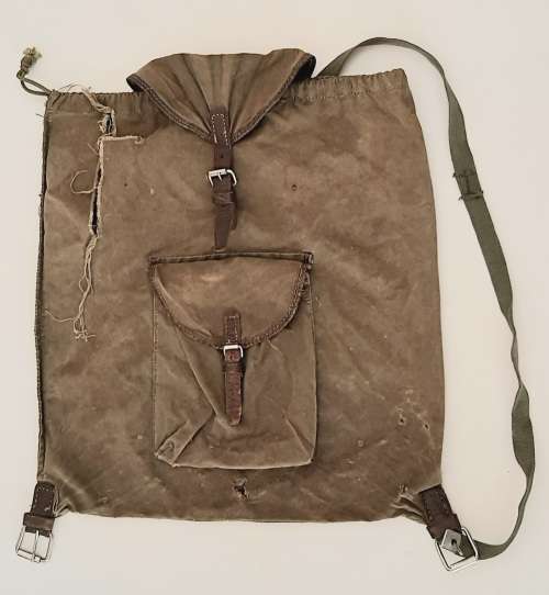 ** Rhodesian Bush War: 1970s Soviet / East Bloc Supplied ZANU Guerilla Backpack (Field Pick-up).**