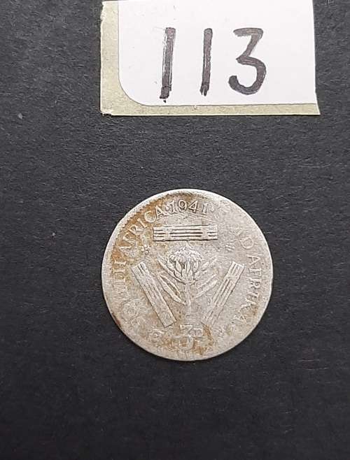 ** 1941  South Africa Silver 3 Pence Coin  #113  (AG) .**