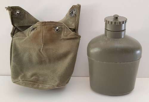 ** Rhodesian Bush War:  Patt.64 Green Waterbottle w/ Green Webbing Pouch .**