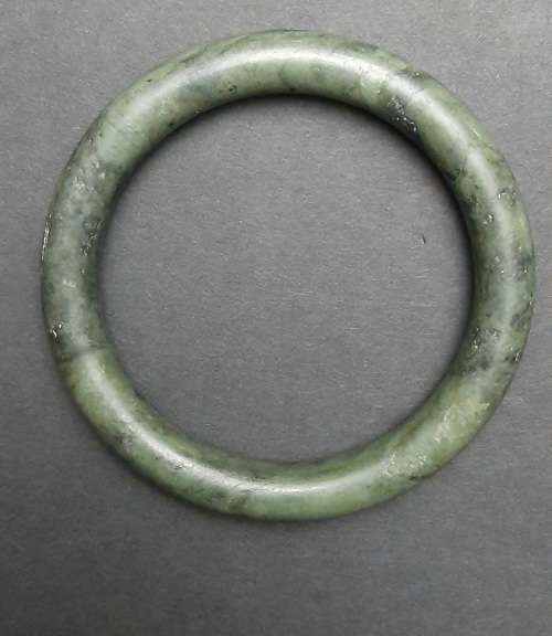 ** STUNNING: Early 20th Century Chinese Spinach Green Serpentine  Bangle (8cm Diam.).**