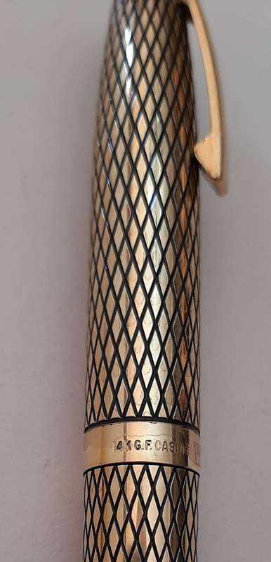 ** SHEAFFER 14KT Gold-Filled Casing and 14KT Gold (585) Nib Fountain Pen.**