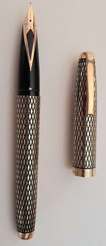 ** SHEAFFER 14KT Gold-Filled Casing and 14KT Gold (585) Nib Fountain Pen.**
