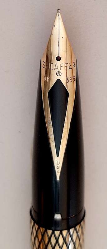 ** SHEAFFER 14KT Gold-Filled Casing and 14KT Gold (585) Nib Fountain Pen.**