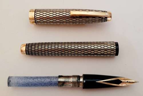 ** SHEAFFER 14KT Gold-Filled Casing and 14KT Gold (585) Nib Fountain Pen.**