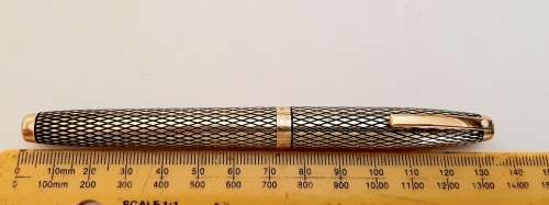 ** SHEAFFER 14KT Gold-Filled Casing and 14KT Gold (585) Nib Fountain Pen.**