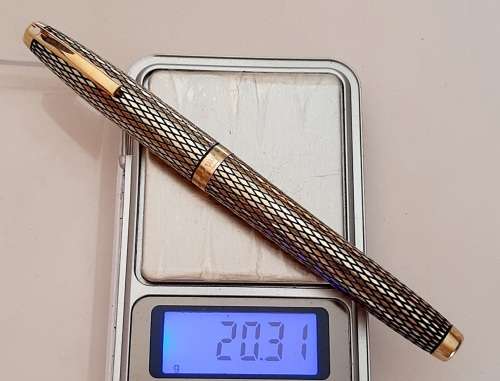 ** SHEAFFER 14KT Gold-Filled Casing and 14KT Gold (585) Nib Fountain Pen.**
