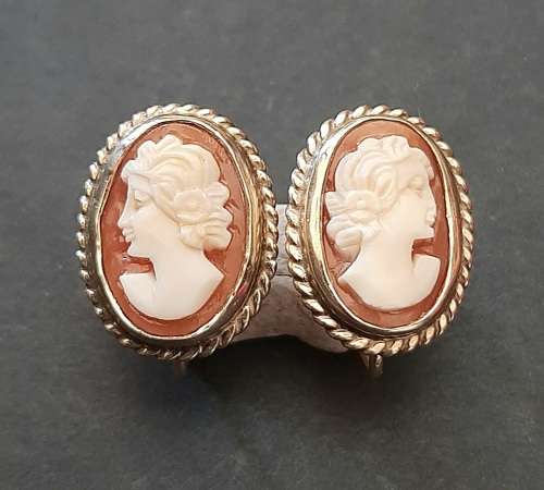 ** STUNNING: Ladies` 9ct Gold Filigree Conch Shell Cameo Ear-Rings (4,84 g).**