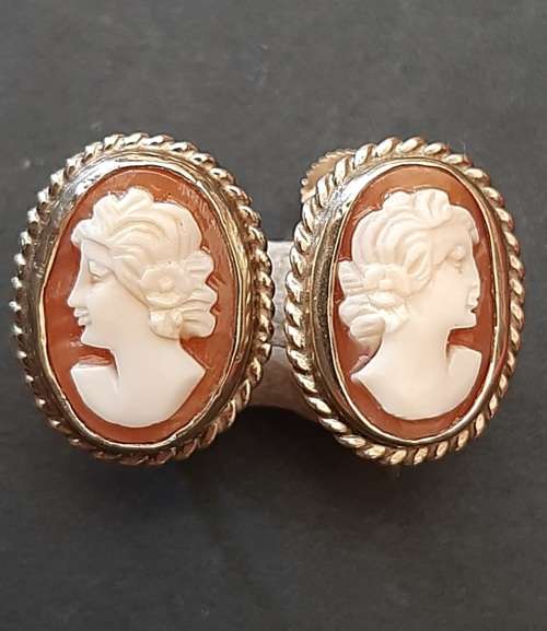 ** STUNNING: Ladies` 9ct Gold Filigree Conch Shell Cameo Ear-Rings (4,84 g).**