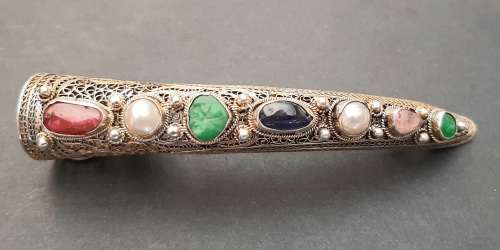 ** EXQUISITE : Qing Chinese Silver , Ruby and Sapphire Finger Guard Brooch (2 carats).**