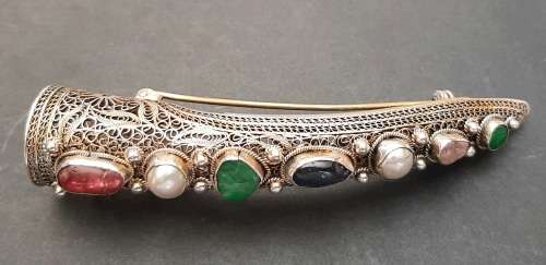 ** EXQUISITE : Qing Chinese Silver , Ruby and Sapphire Finger Guard Brooch (2 carats).**