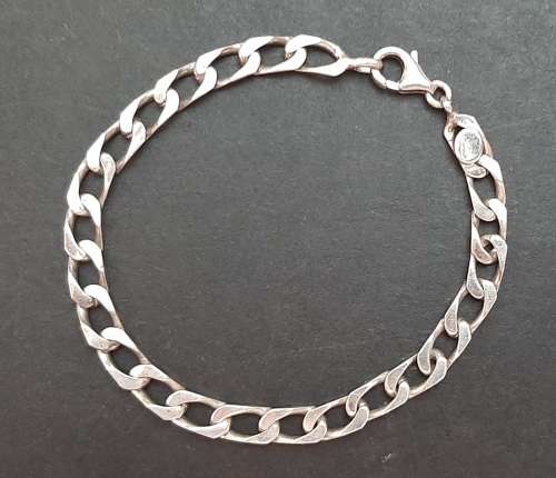 **  .925 Sterling Silver Ladies` Snake Chain Bracelet (18cm).**