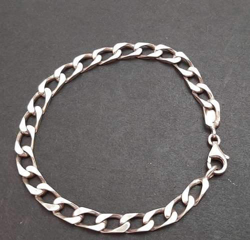 **  .925 Sterling Silver Ladies` Snake Chain Bracelet (18cm).**