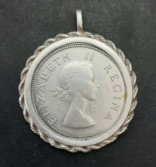 **  .925 Silver 1959 South Africa 2½ Shilling Coin Ladies` Pendant .**