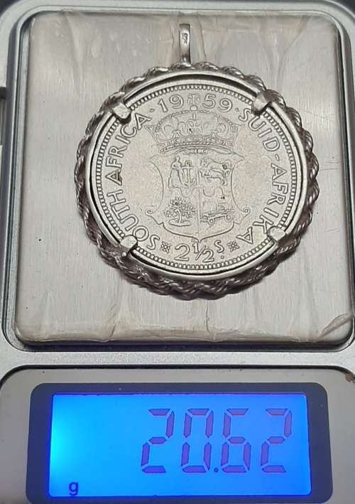 **  .925 Silver 1959 South Africa 2½ Shilling Coin Ladies` Pendant .**