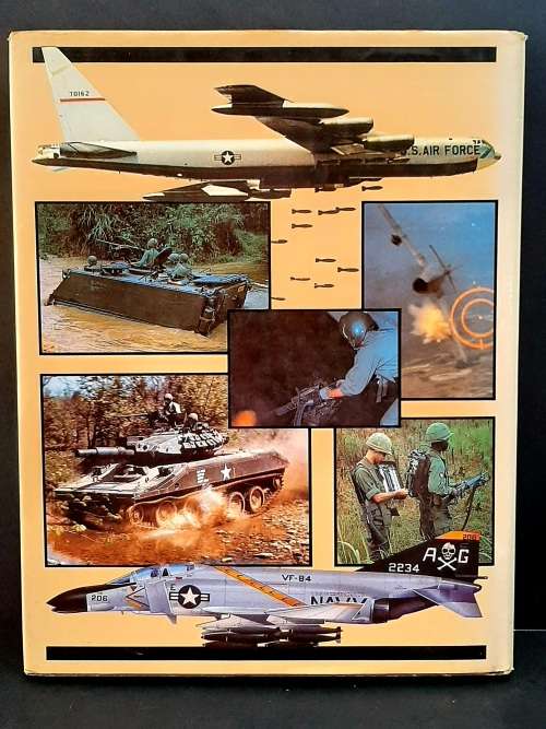 ** Weapons Of The Vietnam War : Fully Illustrated (1983) - Anthony Robinson. **