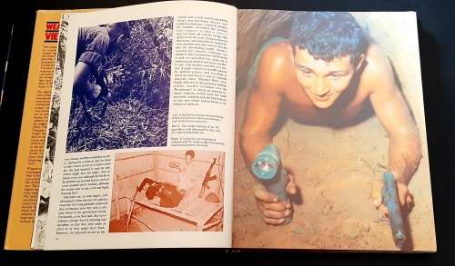 ** Weapons Of The Vietnam War : Fully Illustrated (1983) - Anthony Robinson. **