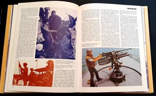 ** Weapons Of The Vietnam War : Fully Illustrated (1983) - Anthony Robinson. **