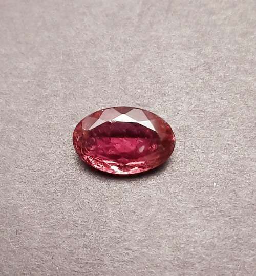 ** STUNNING:  3.85 ct  Pink-Red Oval Cut Facet Tourmaline Gemstone.**