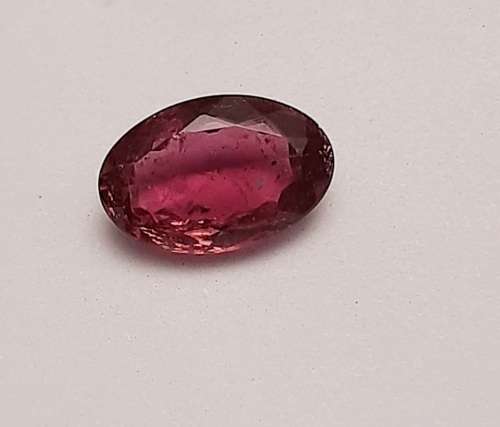 ** STUNNING:  3.85 ct  Pink-Red Oval Cut Facet Tourmaline Gemstone.**