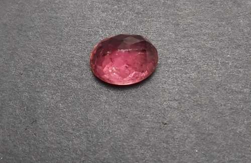 ** STUNNING:  3.9  ct  Pink-Red Oval Cut Facet Tourmaline Gemstone.**