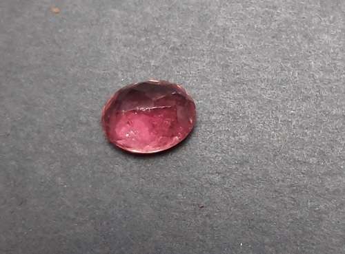 ** STUNNING:  3.9  ct  Pink-Red Oval Cut Facet Tourmaline Gemstone.**