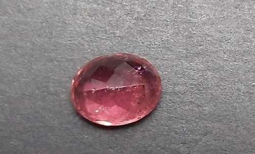 ** STUNNING:  3.9  ct  Pink-Red Oval Cut Facet Tourmaline Gemstone.**