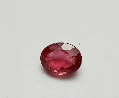 ** STUNNING:  3.9  ct  Pink-Red Oval Cut Facet Tourmaline Gemstone.**