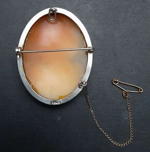 ** EXQUISITE: .800 Silver European Shell Cameo Brooch w/ Clutchback Pin (13.38g).**