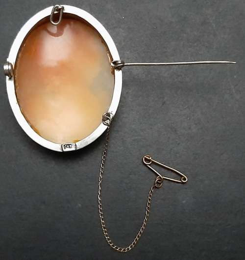 ** EXQUISITE: .800 Silver European Shell Cameo Brooch w/ Clutchback Pin (13.38g).**