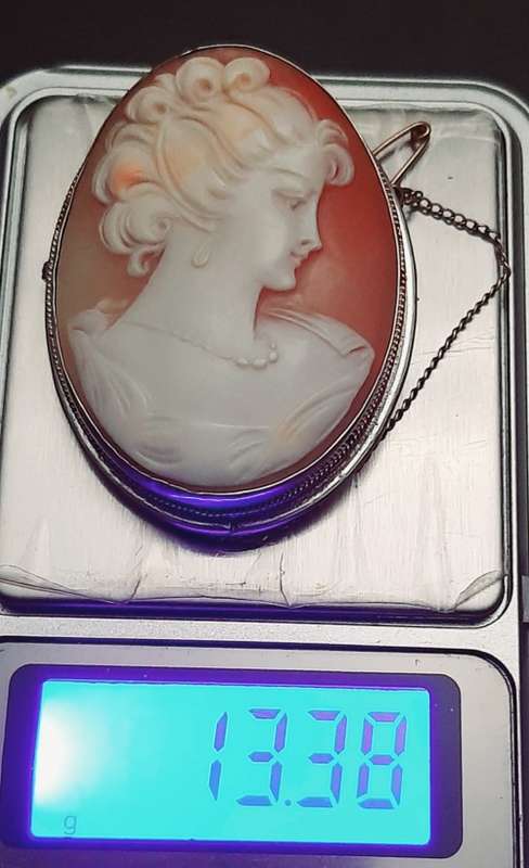 ** EXQUISITE: .800 Silver European Shell Cameo Brooch w/ Clutchback Pin (13.38g).**