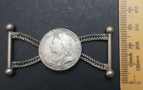 ** Boer War Era : Gentleman`s Silverplated Queen Victoria Tie-Fob (6cm x 3cm).**