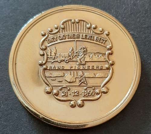 ** 1886-1986 Eeufees/ Centenary Rand Pioneers of Johannesburg Bronze Medallion (34.28g).**