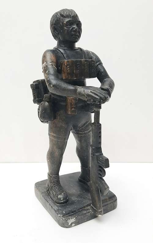 ** Rhodesian Bush War: 1970s Fireforce `Troopie` Soapstone Statuette (26cm) [ Repaired ].**
