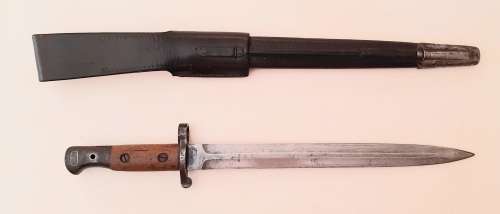 ** RARE : British Pattern 1903 Sanderson Bayonet w/ Scabbard & Frog (45 cm).**