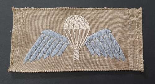 **1990s Australian Army Parachute Qualification Embroidered Insignia (Summer Dress)**